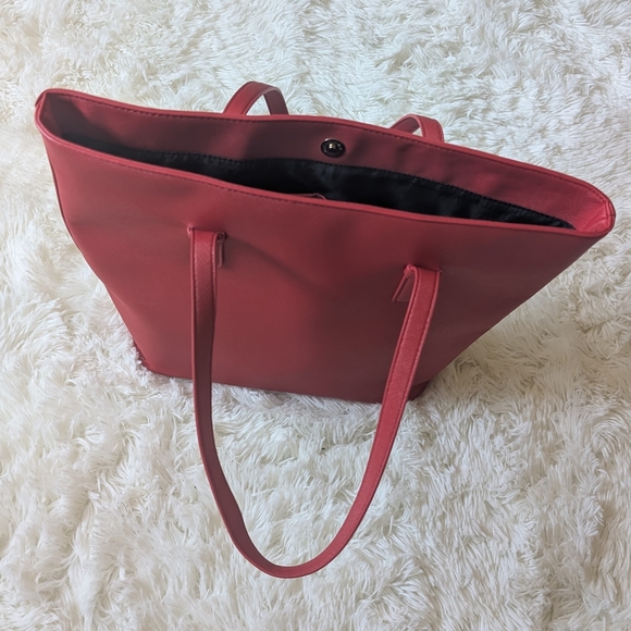 Elegant Red Tote Bag - Picture 10 of 12